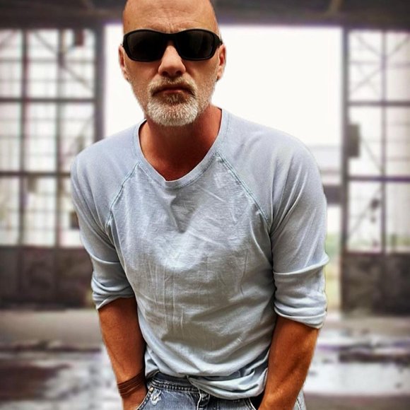 Meet your Posher, Stephen - Picture 7 of 10